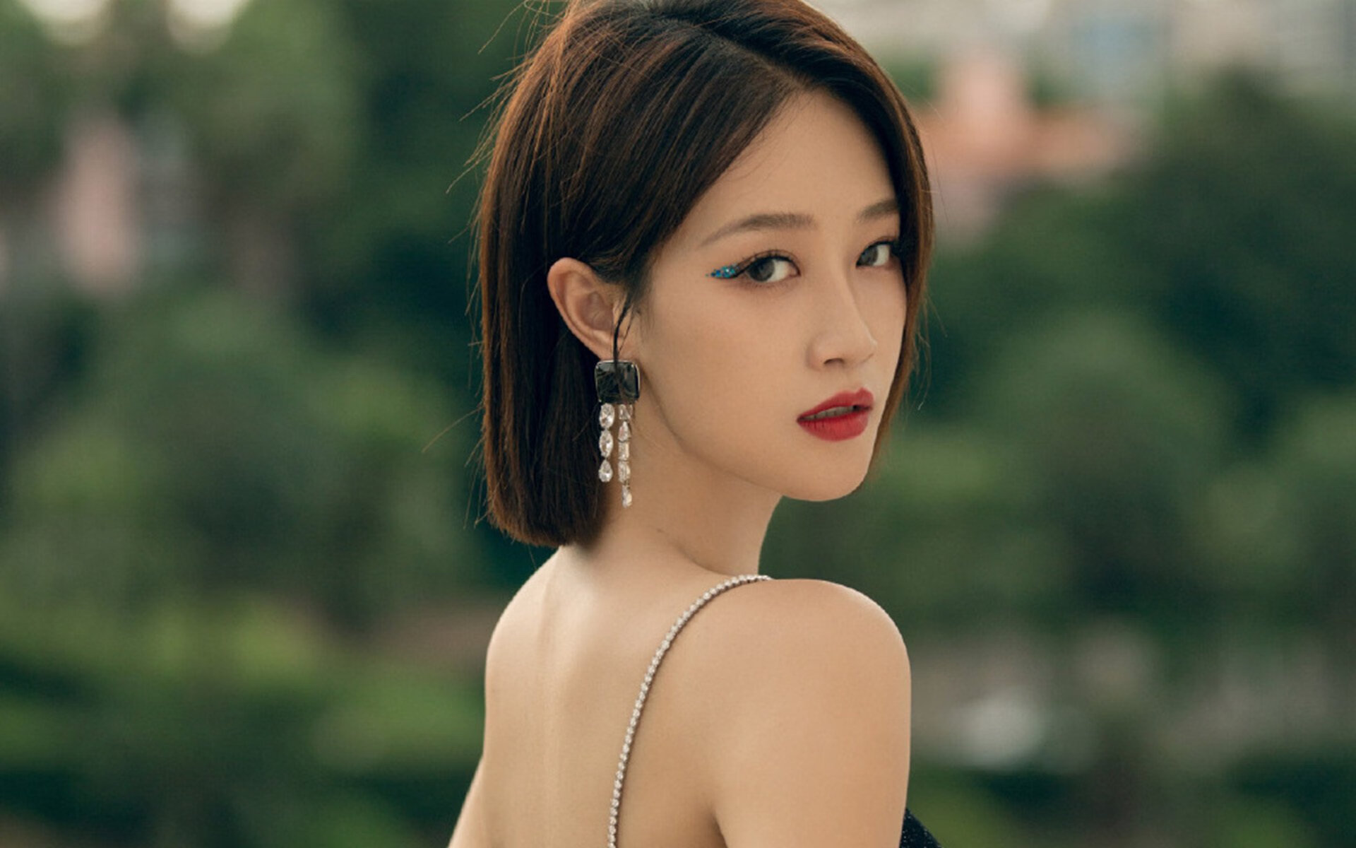 乐鱼（LEYU）体育-达米恩·麦肯齐：凭借速度和精准的传球，成为全黑队攻防转换的引擎