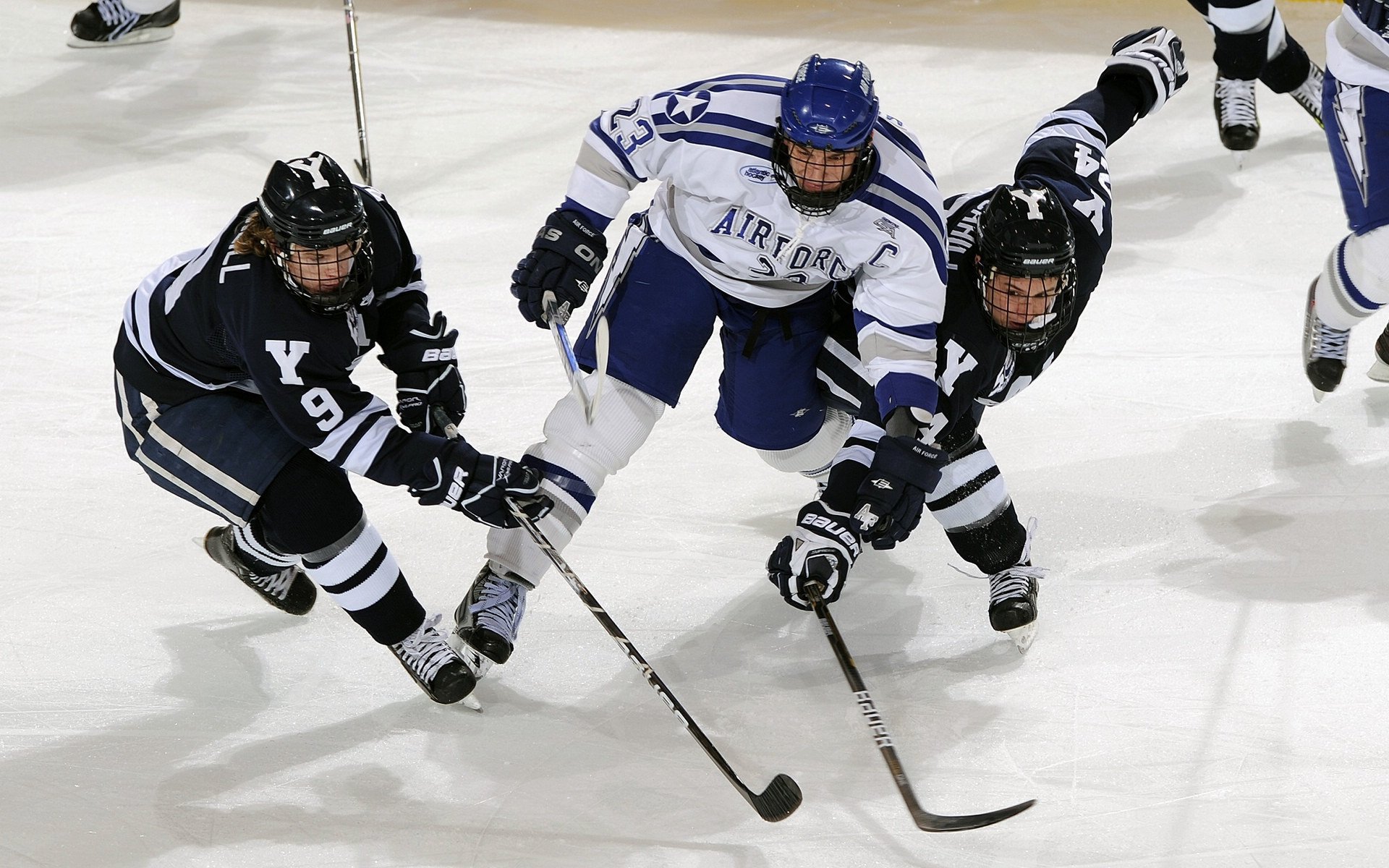 英超冠军争夺战,教练深度讲述战术创新背后的科学依据,英超联赛冠军规则